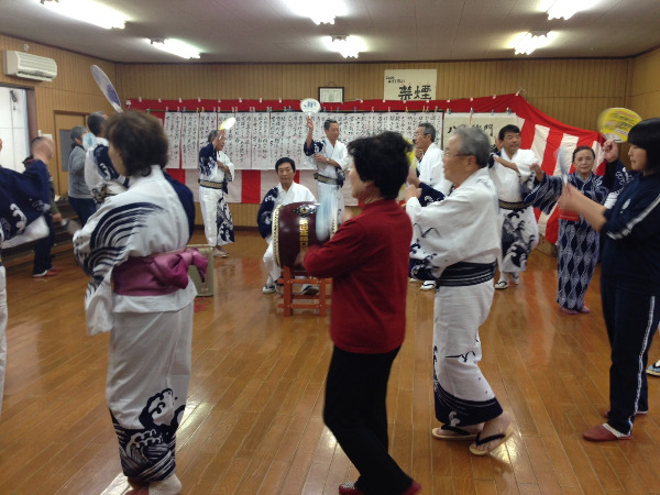 浜田市盆踊り口説き同好会の練習風景